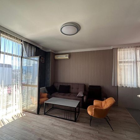 Apartament On Rustaveli บาทูมิ ภายนอก รูปภาพ