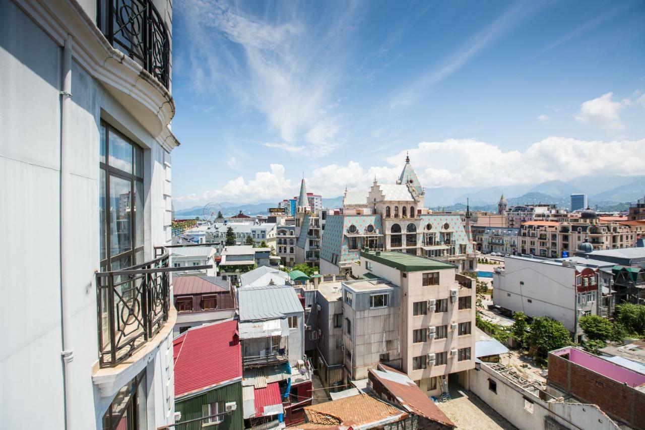 Apartament On Rustaveli บาทูมิ ภายนอก รูปภาพ